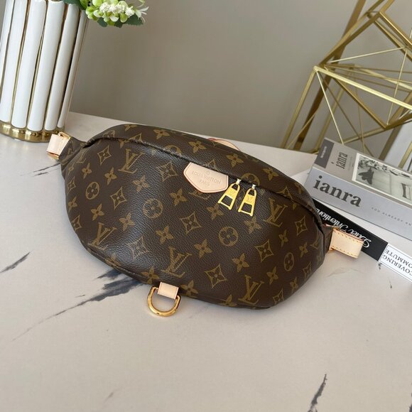 Louis Vuitton Discovery Bumbag - Picture 1 of 7